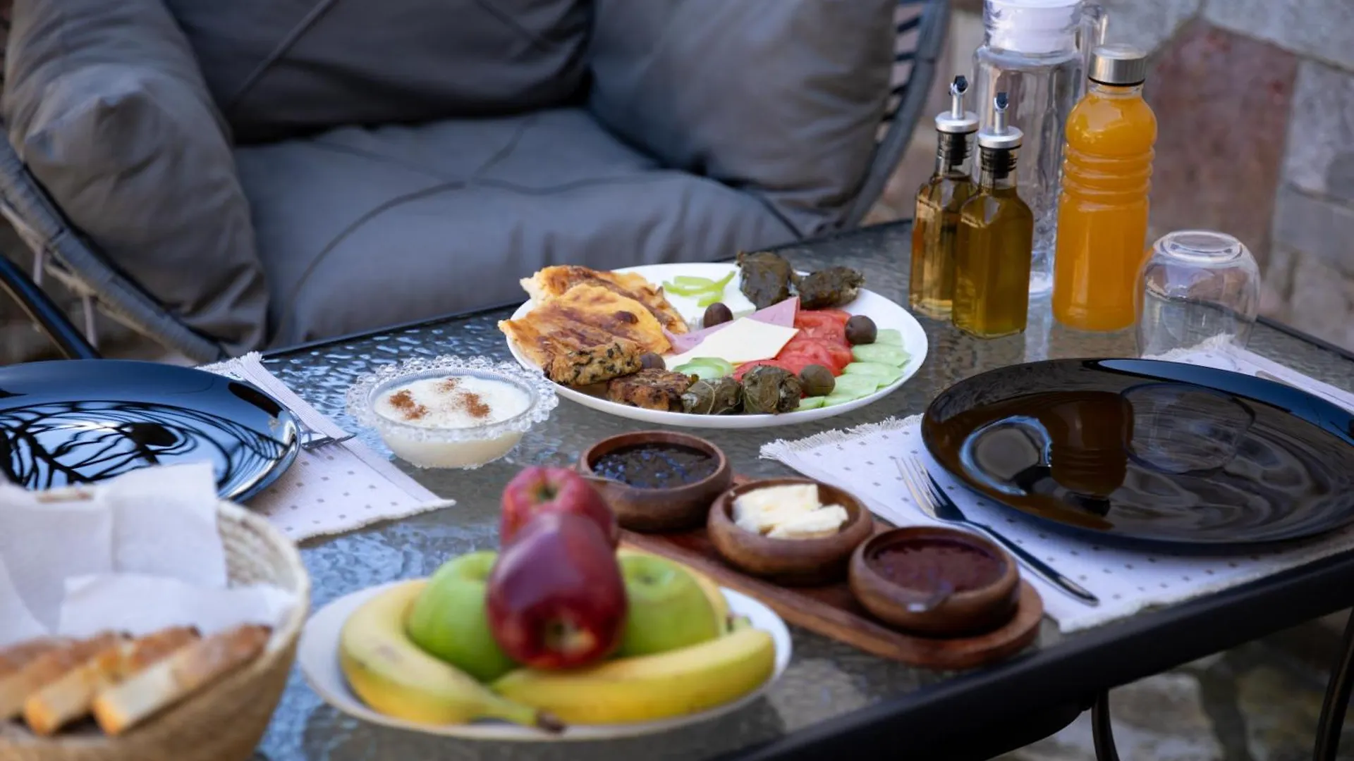 Villa Em Gjirokastër 0*,